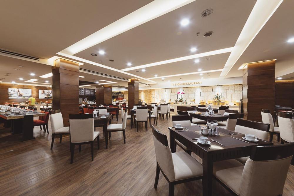 Paragon Saigon Hotel Хошимін Екстер'єр фото